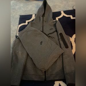 Nike tech fleece
